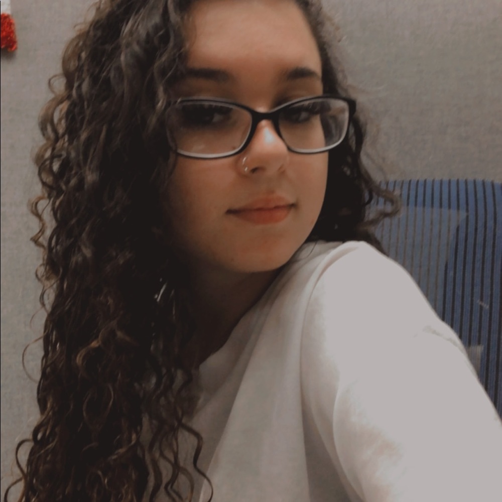 Meet your Posher, Destinee